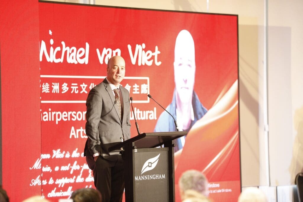 Michael van Vliet delivers a speech at the Tai Chi Inheritance Ceremony